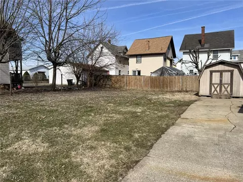 Exterior - 2907 6th St NW, Canton, OH 44708 photo 2 of 2