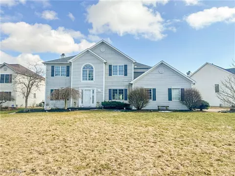 7035 Morning Dove Ln, Olmsted Twp, OH 44138