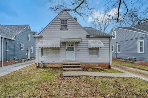 6070 Westminster Dr, Parma, OH 44129
