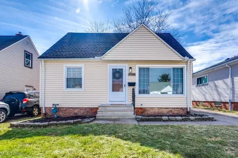 2503 Stanfield Dr, Parma, OH 44134