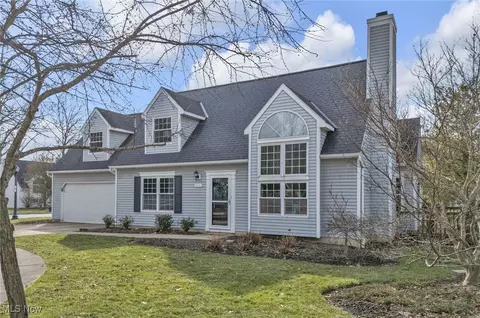 3452 E Prescott Cir, Cuyahoga Falls, OH 44223