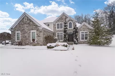 3010 Oaklawn Park Blvd, Stow, OH 44224