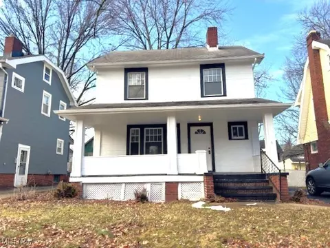 932 Nela View Rd, Cleveland Heights, OH 44112