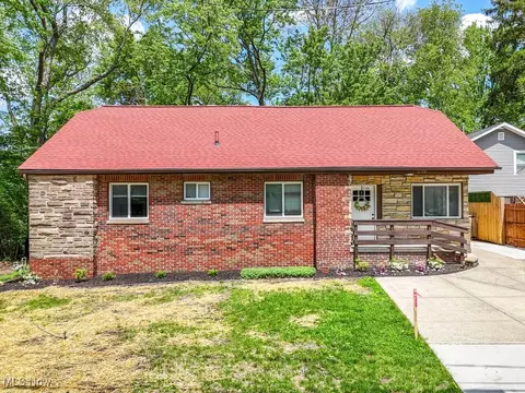 3788 Edgepark Dr, Coventry, OH 44319
