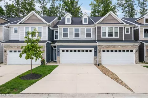 27839 Ironwood Ct, Westlake, OH 44145