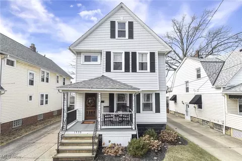 1570 Rosewood Ave, Lakewood, OH 44107