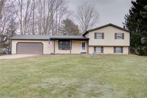 9602 Harrison Rd, Wakeman, OH 44889