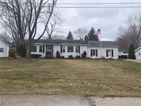 192 Butternut Dr, Amherst, OH 44001