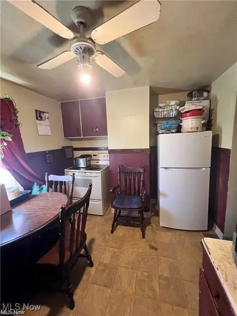435 E 250th St, Euclid, OH 44132 photo 4