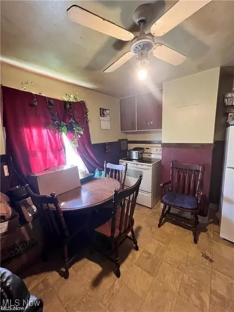 435 E 250th St, Euclid, OH 44132 photo 3