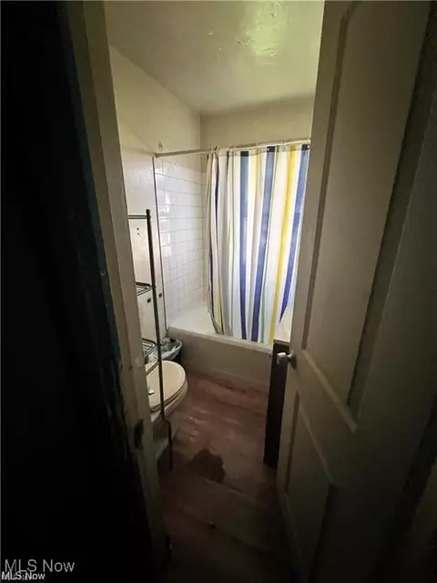 435 E 250th St, Euclid, OH 44132 photo 5