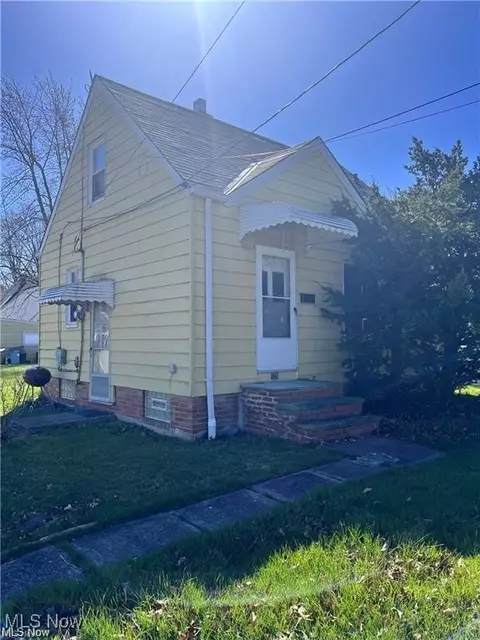 435 E 250th St, Euclid, OH 44132