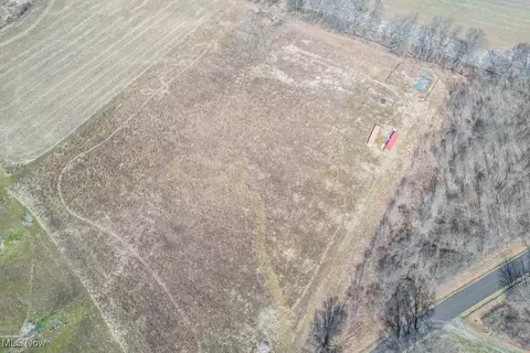 10865 Lair Rd NE, Alliance, OH 44601