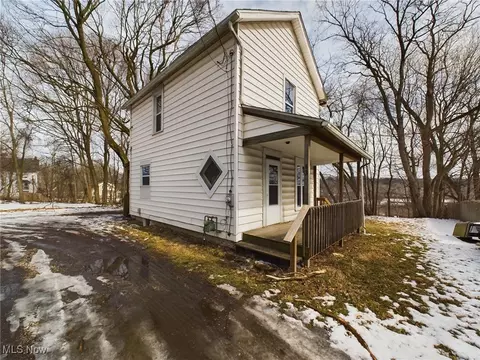 143 Roswell St, Akron, OH 44305