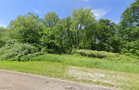 Patterson Street Nw, North Lawrence, OH 44666