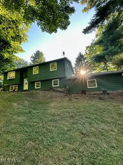 17510 Munn Rd, Chagrin Falls, OH 44023