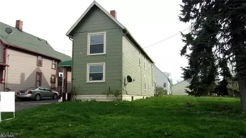 910 E 15th St, Ashtabula, OH 44004 photo 1