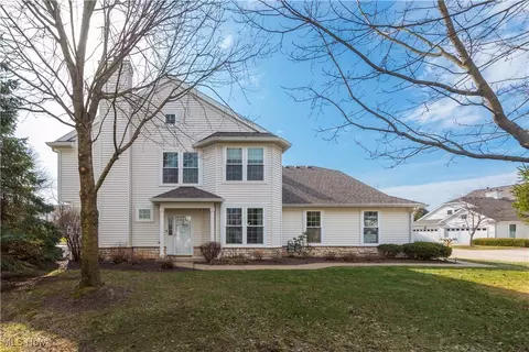 33138 Fairport Dr, Avon Lake, OH 44012
