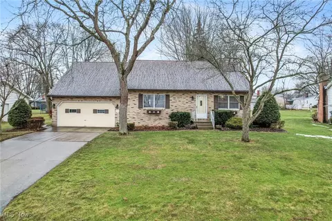 2211 Tanglewood Dr, Salem, OH 44460