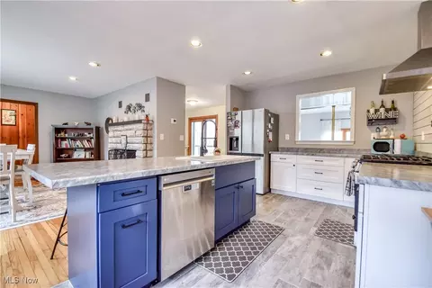 Kitchen - 37140 Beech Hills Dr, Willoughby Hills, OH 44094 photo 1 of 5