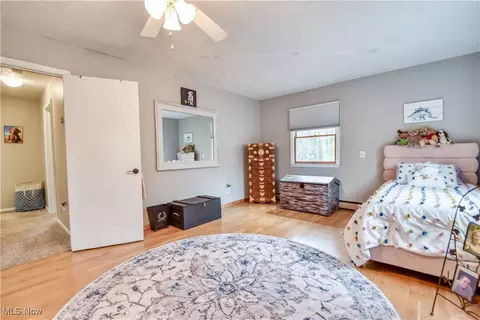 Bedroom - 37140 Beech Hills Dr, Willoughby Hills, OH 44094 photo 6 of 8