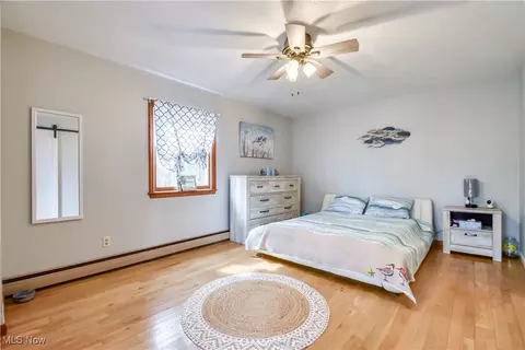 Bedroom - 37140 Beech Hills Dr, Willoughby Hills, OH 44094 photo 2 of 8