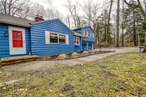 Exterior - 37140 Beech Hills Dr, Willoughby Hills, OH 44094 photo 10 of 15