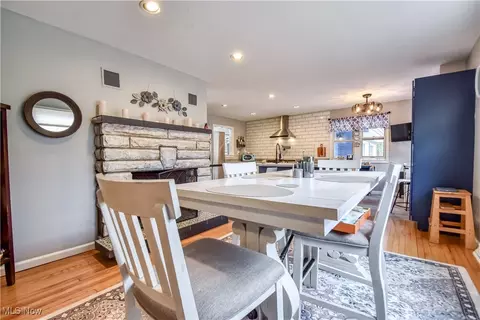 Dining - 37140 Beech Hills Dr, Willoughby Hills, OH 44094 photo 2 of 3