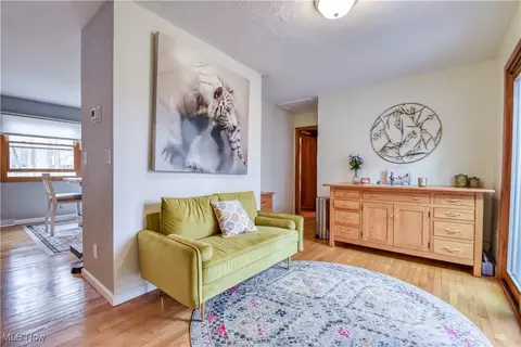 Entry Way - 37140 Beech Hills Dr, Willoughby Hills, OH 44094 photo 5 of 5