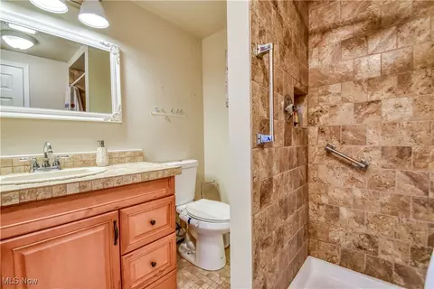 Bath - 37140 Beech Hills Dr, Willoughby Hills, OH 44094 photo 2 of 4