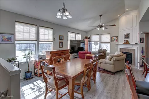 327 Blair Dr, Copley, OH 44321 photo 2
