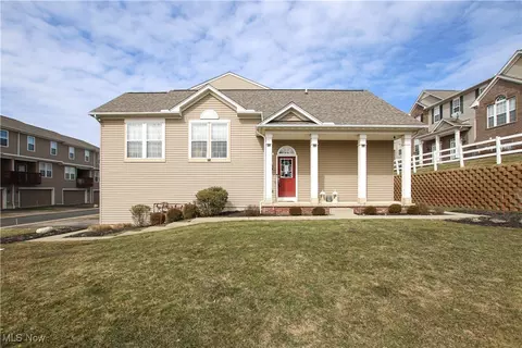 327 Blair Dr, Copley, OH 44321