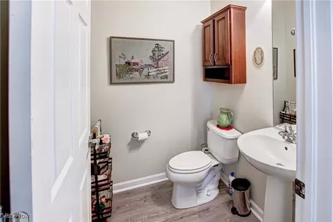 327 Blair Dr, Copley, OH 44321 photo 13