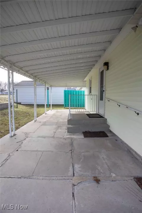 110 Grimm Heights Ave, Struthers, OH 44471 photo 5