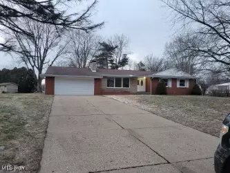 1130 Durham Cir NW, Massillon, OH 44646