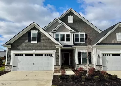 630 Monteforte Ct #O-1, Avon Lake, OH 44012