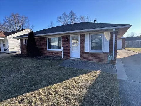 349 Lynne Dr, Sheffield, OH 44054