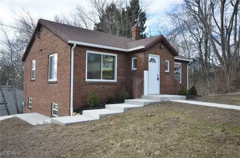 110 Emmons Ave, Akron, OH 44312