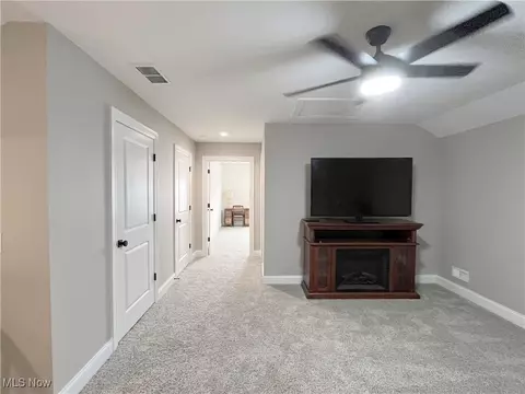 Entry Way - 581 Vicksburg Ct, Lagrange, OH 44050 photo 4 of 4