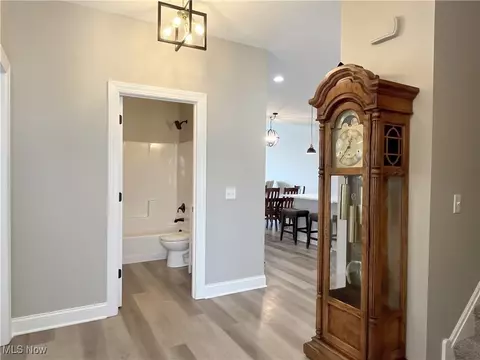 Entry Way - 581 Vicksburg Ct, Lagrange, OH 44050 photo 2 of 4