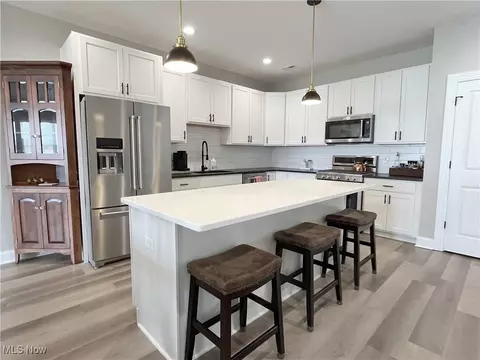 Kitchen - 581 Vicksburg Ct, Lagrange, OH 44050 photo 2 of 4