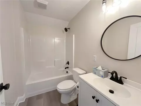 Bath - 581 Vicksburg Ct, Lagrange, OH 44050 photo 4 of 4