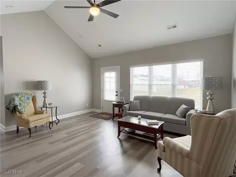 Living - 581 Vicksburg Ct, Lagrange, OH 44050 photo 4 of 5