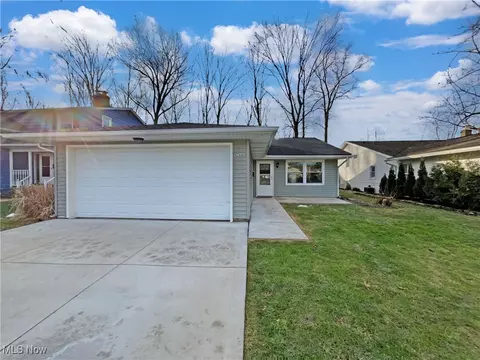 8286 Mentorwood Dr, Mentor, OH 44060