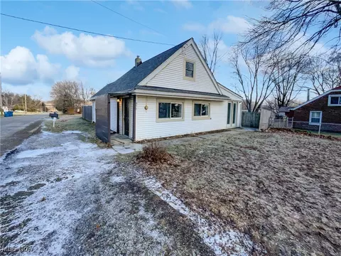 855 Swartz Rd, Coventry, OH 44319