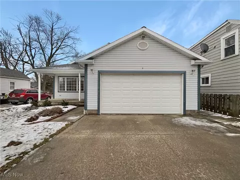 3829 E 364th St, Willoughby, OH 44094