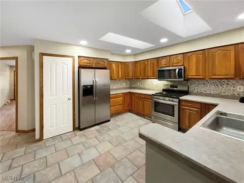Kitchen - 3829 E 364th St, Willoughby, OH 44094 photo 2 of 2