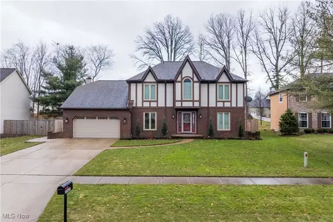 20609 Wildwood Ln, Strongsville, OH 44149