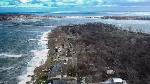 S Memorial Shoreway Drive, Lakeside-marblehead, OH 43440
