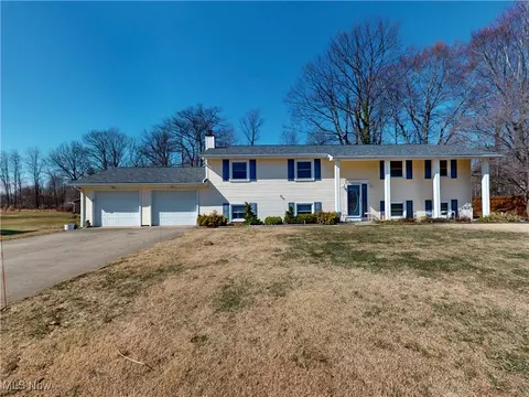 2976 Arcola Rd, Madison, OH 44057